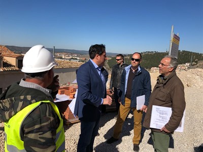 Mariscal comprueba el avance de las obras de rehabilitación de los restos de la Muralla del Alcázar 