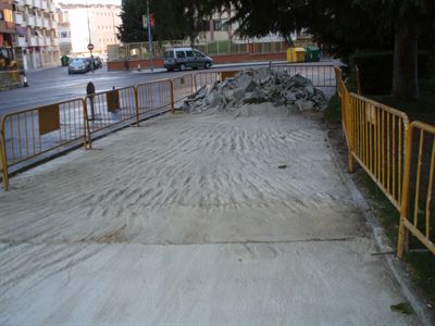 Comienzan las obras de renovación del acerado en la calle San Ignacio de Loyola
