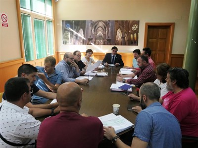 Ángel Mariscal acuerda con los representantes de los empleados municipales las bases para la promoción interna 