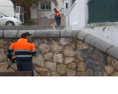 El Ayuntamiento inicia un Plan Especial de Baldeo por toda la ciudad que se va a prolongar durante un mes