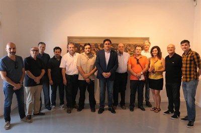 Ángel Mariscal destaca la fusión del pasado y el presente de la cerámica en la exposición homenaje a Pedro Mercedes 