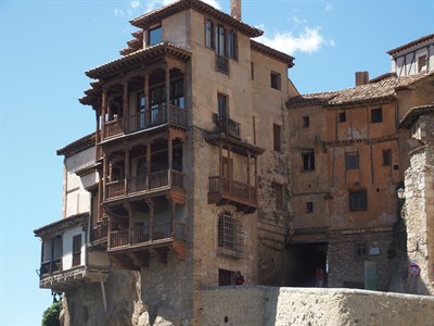 Las Casas Colgadas se iluminarán con los colores del arcoíris con motivo de la celebración del ‘Día del Orgullo LGTBI’