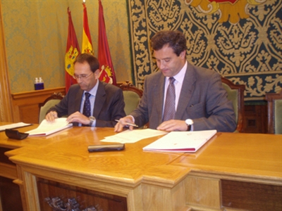 Ayuntamiento y CEOE-CEPYME suscriben un convenio para la difusión y apoyo de Cuenca 2016