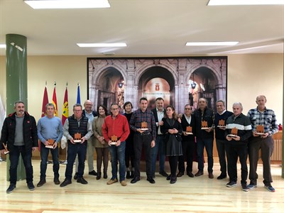El Ayuntamiento reconoce a los 22 empleados públicos que se han jubilado en el último año 