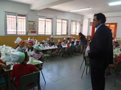 Mariscal destaca las novedades: visitas guiadas por la ciudad, idiomas y atención especializada