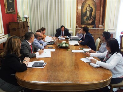 La Junta de Gobierno Local aprueba la habilitación de una parada de taxis en la Avenida de Castilla-La Mancha 