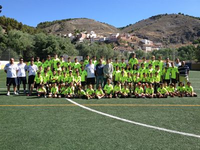 El alcalde inaugura del II Campus San Julián de fútbol 
