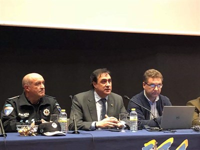Ángel Mariscal inaugura la Asamblea Regional de Policía Local reconociendo el esfuerzo que realizan sus agentes