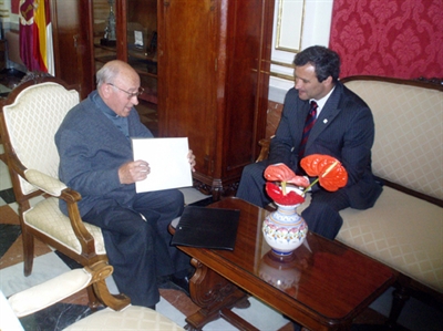 El alcalde recibe seis visitas en la primera jornada de Puertas Abiertas