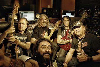 Numerosas actividades para este jueves con el musical ‘The Hole Zero’ y el concierto de ‘Mojinos Escozíos’ 