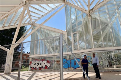 El Ayuntamiento instala un vallado perimetral en el Bosque de Acero