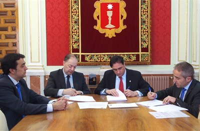 El Ayuntamiento y CaixaBank suscriben un anticipo de recaudación por importe de 12 millones de euros
