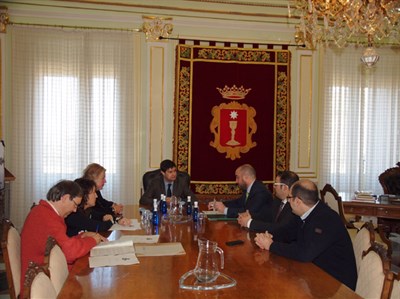 El Ayuntamiento firma con Banco Popular el préstamo ICO para el pago de facturas atrasadas