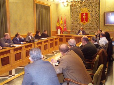 La obra de mejora en la calle Alfonso VIII obliga a cortar el tráfico a la Plaza Mayor desde el miércoles día 25 de febrero y por un periodo aproximado de un mes y medio