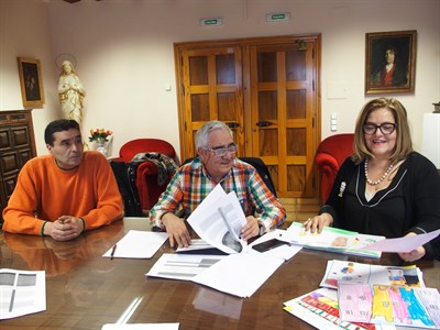 El jurado del VI Concurso de Dibujo Abstracto se reúne para elegir a los ganadores 