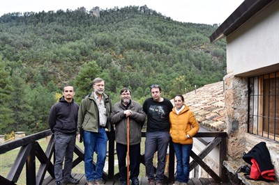 Ayuntamiento y empresa adjudicataria firman la recepción del Albergue de Tejadillos 