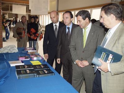 El alcalde destaca la importante labor que realiza el  Ayuntamiento con el colectivo de mayores en la inauguración de unas Jornadas del Colegio de Trabajo Social de C-LM