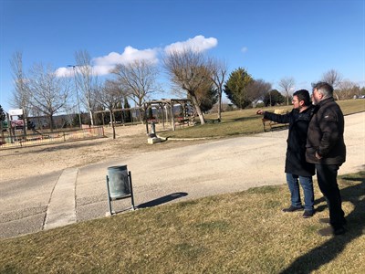 El Ayuntamiento ejecuta ya la reparación de diez pistas multideporte al aire libre en la ciudad y pedanías