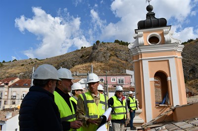 Dolz comprueba los avances de las obras de restauración de la Iglesia de la Virgen de la Luz, que estarán finalizadas antes de fin de año