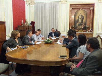 La Junta de Gobierno Local aprueba iniciar la resolución del contrato de redacción del proyecto básico y de ejecución de los edificios de los sindicatos