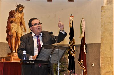 La Corporación municipal asiste al pregón de la Semana Santa de Cuenca