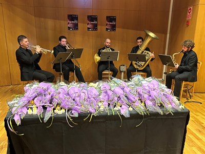 Sentido homenaje a las 52 mujeres asesinadas este 2023 en el acto por el Día para la Eliminación de la Violencia contra las Mujeres