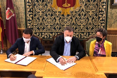 El Ayuntamiento de Cuenca y la Consejería de Desarrollo Sostenible firman un convenio para impulsar el Sistema Arbitral de Consumo