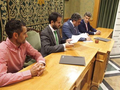 Ayuntamiento de Cuenca y Liberbank colaboran para dotar a El Sargal de un nuevo videomarcador