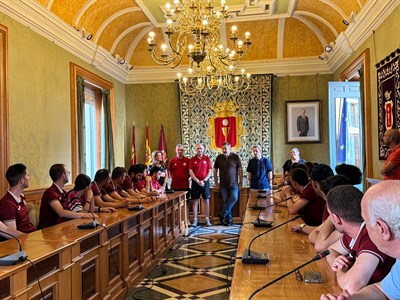 Recepción oficial en el Ayuntamiento de Cuenca para celebrar el ascenso a Segunda B del FS VivoCuenca