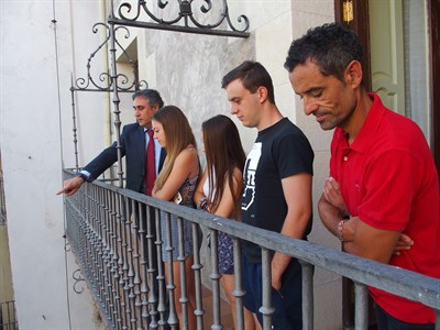 Mariscal reconoce la labor de los jóvenes deportistas Alicia Robles, Alba Matas y Carlos Vedriel