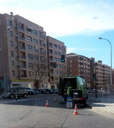 Restricciones de tráfico en la rotonda de Ángel Pérez por obras en el colector