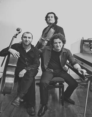 Un excitante viaje por los más variados estilos musicales, de manos del grupo “Rhodes & Chelo”, este viernes en “Veranos en Cuenca”