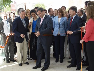 Una exposición de artistas contemporáneos abre las puertas del Bosque de Acero