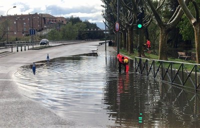 Los bomberos realizan tres intervenciones a causa de la tormenta 