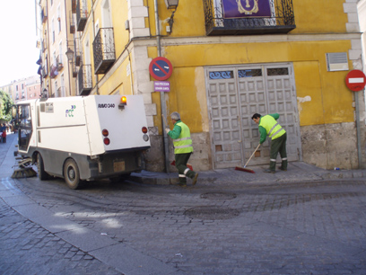 El alcalde agradece la rapidez y efectividad de los servicios de Limpieza