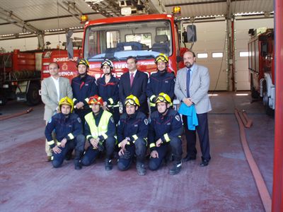 El alcalde presencia el último entrenamiento del equipo de rescate de bomberos que participa en el V Encuentro Nacional de Accidentes de Tráfico