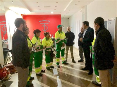 Ángel Mariscal visita los nuevos servicios de limpieza y recogida de residuos urbanos