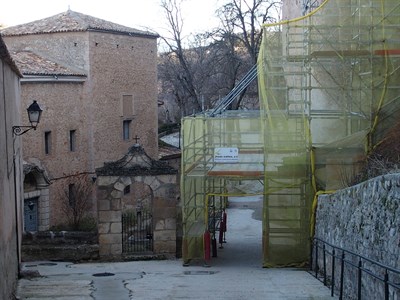 El Ayuntamiento reabre el acceso en la Calle Bajada Virgen de las Angustias 
