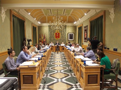 El Pleno Municipal aprueba las mociones y la Declaración Institucional relativas a la solidaridad y la ayuda a los refugiados