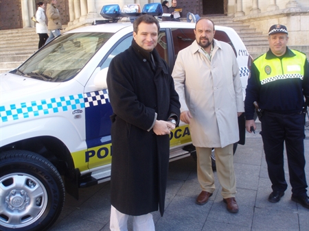 Los coches de la policía local y bomberos contarán con desfibriladores para actuar en casos de parada cardio-respiratoria
