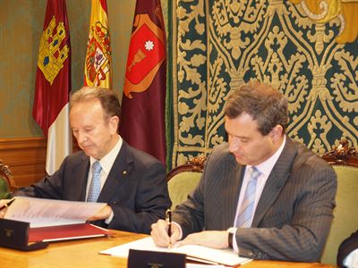 Ayuntamiento y Caja Rural de Cuenca editan un libro sobre la iglesia Virgen de la Luz y el barrio de San Antón