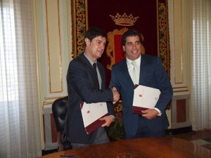 Ayuntamiento y Agrupación de Hostelería renuevan el convenio de colaboración para la promoción turística 