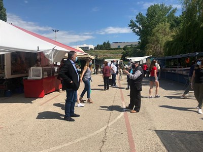 El Ayuntamiento se muestra satisfecho con la reapertura del mercadillo y espera ampliar puestos en las próximas semanas 