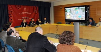 El alcalde explica en la Universidad el proyecto del Ayuntamiento para la urbanización de los terrenos de Adif y la conexión de la estación del AVE