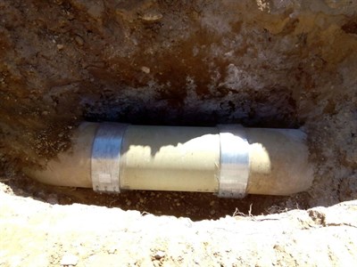 La empresa pública repara una importante avería en la red que abastece la ciudad desde Royo Frío 