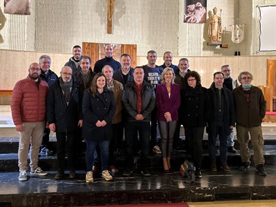 El alcalde anima a los conquenses a visitar la exposición ‘Pasión en Cuenca’ en la parroquia de San Julián en Fuente del Oro 
