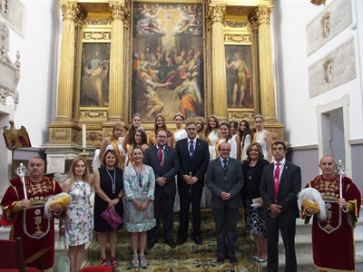 La Corporación Municipal, en su mayoría, y las Damas de San Julián asisten a la Misa del Patrón de la Ciudad en la Catedral 