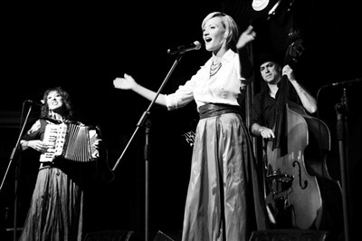 La artista polaca, Emilia Król, se presenta en “Veranos en Cuenca” con un recorrido por la música judía europea del siglo XX 