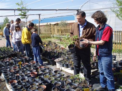 Carlos Navarro participa en la celebración del Día del Árbol en el Vivero de Villarromán 
