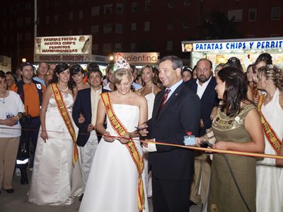El Alcalde y la Reina de San Julián 2010 inauguran el Recinto Ferial
